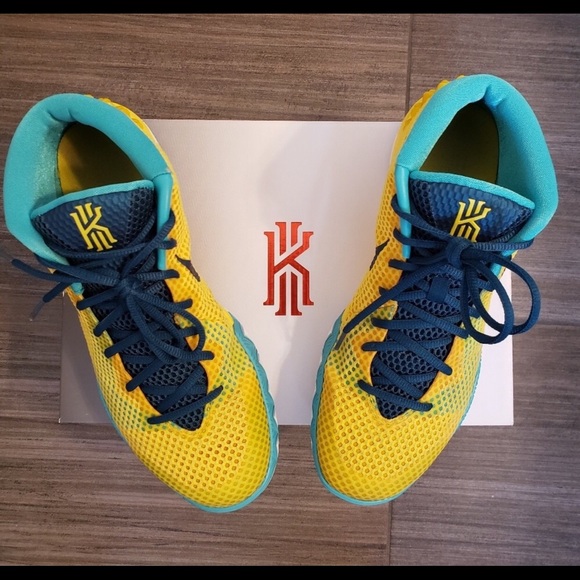 Nike Kyrie 1 “Letterman” Basketball Shoes - Picture 3 of 8
